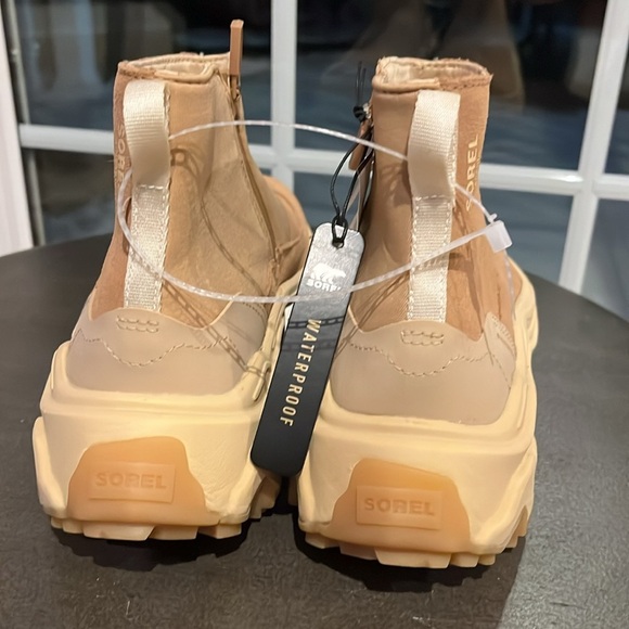 SOREL NWT Kinetic Breakthrough Chunky Suede Waterproof Winter Boots Women’s - Picture 3 of 6